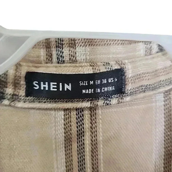 Shein Plaid Button up blouse. Size Medium - Picture 4 of 7